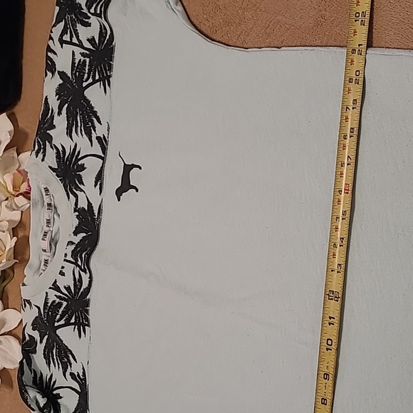 PINK Victoria's Secret Sweatshirt - Picture 8 of 10